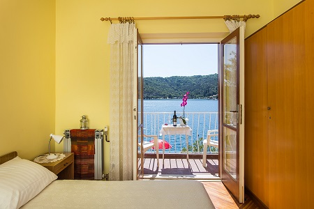 S1 bedroom