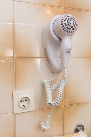 S1 bathroom with shower
