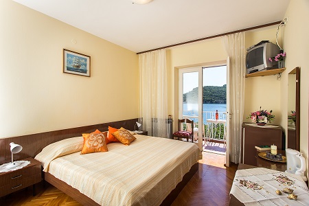 S3 bedroom