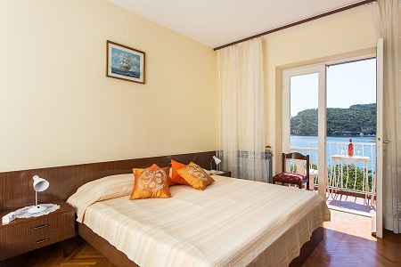 S3 bedroom