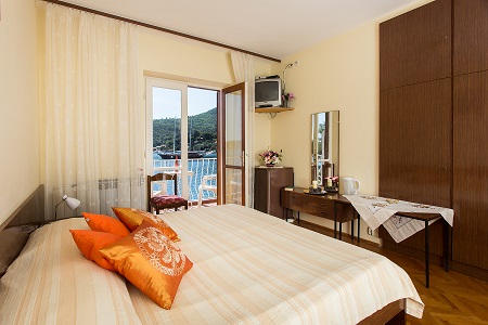 S3 bedroom