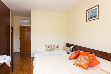 S3 bedroom