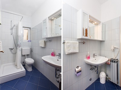 S4 bathroom with shower